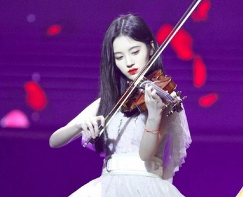 鞠婧祎